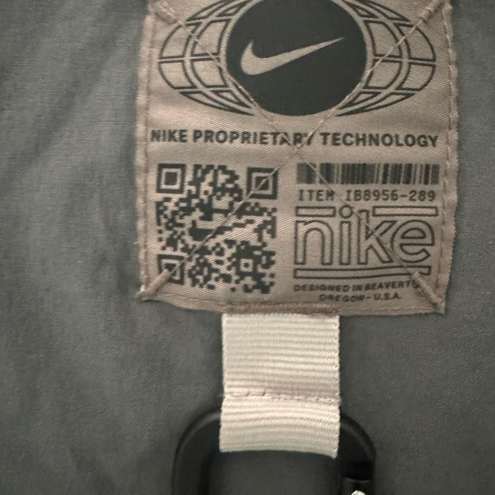 Nike Men’s Gray and Brown Colorblock Windbreaker Jacket - Picture 4 of 4